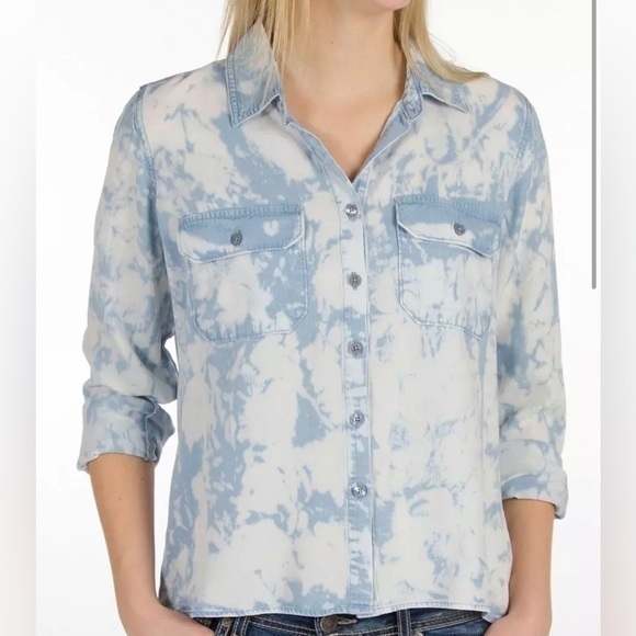 EUC GUESS Fluid Yuma Shirt Size S - Picture 1 of 5
